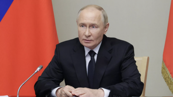 Путин призвал не затягивать со строительством культурных комплексов