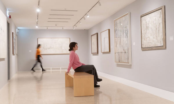 Выставка в Венеции призвана напомнить о творчестве любимицы Пегги Гуггенхайм