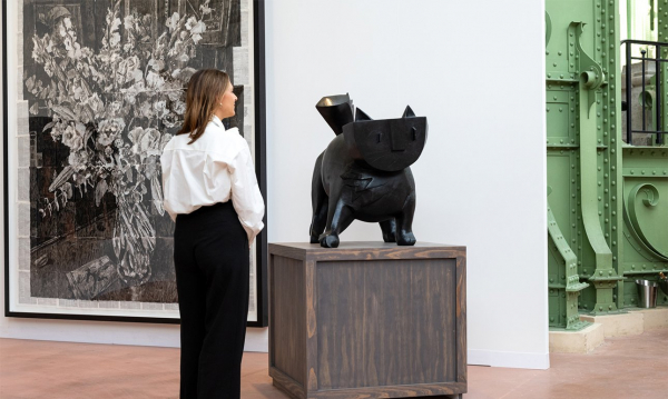 Дамы обгоняют кавалеров: богатые женщины потратили на искусство на 46% больше, чем мужчины