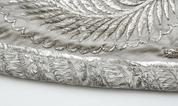 Серебряная парча и кружево — опять как при государыне Серебряная парча и кружево — опять как при государыне