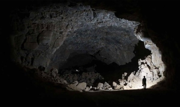 В лавовом туннеле в Саудовской Аравии нашли редкие образцы древнего искусства В лавовом туннеле в Саудовской Аравии нашли редкие образцы древнего искусства