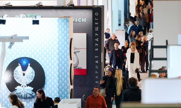 Почем саркофаг, Красная Шапочка и платки Hermès Почем саркофаг, Красная Шапочка и платки Hermès