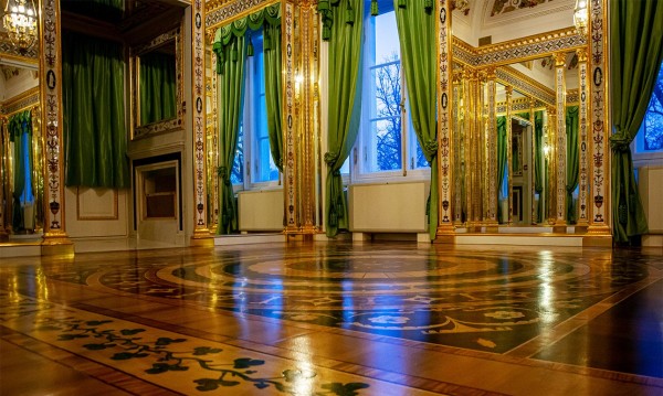 Апартаменты Екатерины II в Царском Селе готовы принять всех желающих — но понемногу