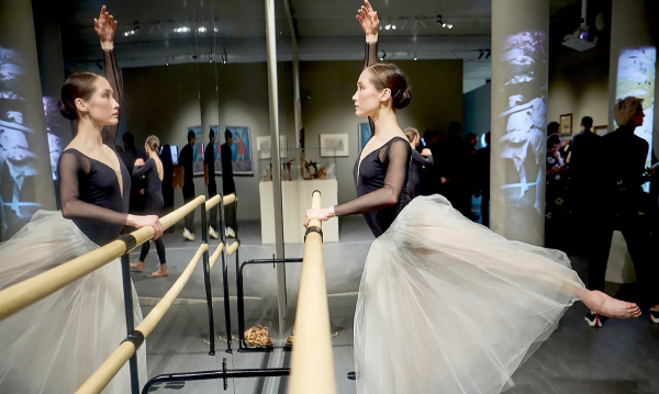 Еврейский музей приглашает гостей новой выставки на танец