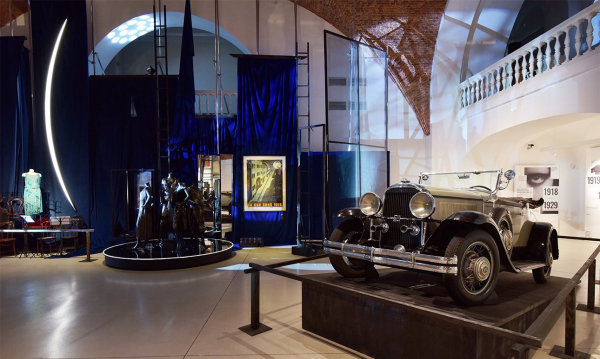 Манеж Малого Эрмитажа нарядился по лучшей моде ар-деко Манеж Малого Эрмитажа нарядился по лучшей моде ар-деко