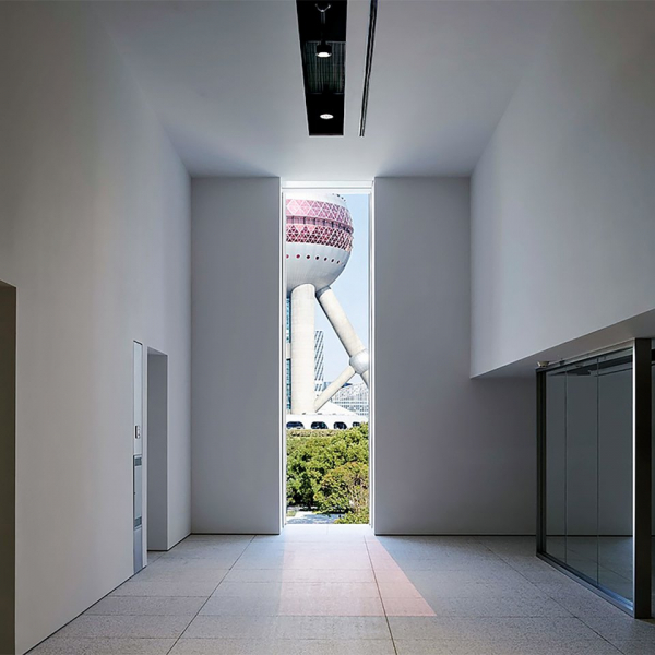 Мировые музеи балансируют между классикой, милотой и политикой