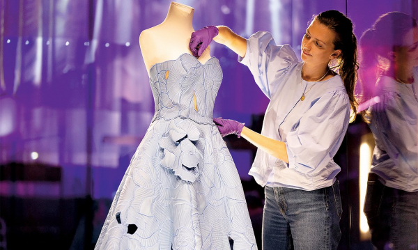 Мировые музеи балансируют между классикой, милотой и политикой