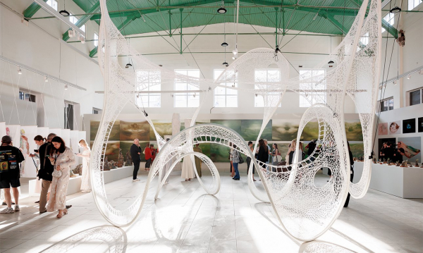 Нечеловеческие агенты захватили музеи, гостиницу и рынок Нижнего Новгорода Нечеловеческие агенты захватили музеи, гостиницу и рынок Нижнего Новгорода