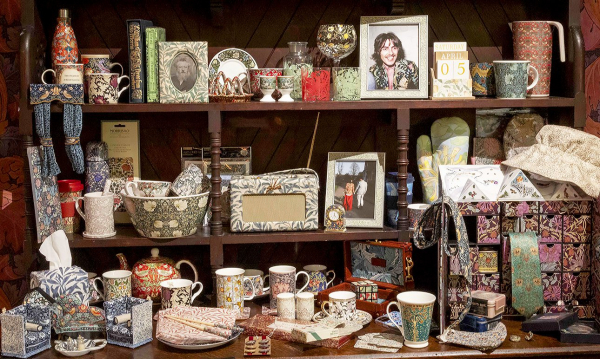 Приключения Уильяма Морриса в XXI веке: от атомной подлодки до Hello Kitty