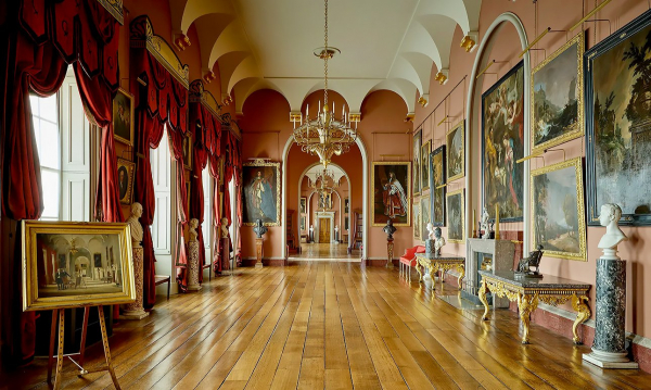 Пострадавшую в огне комнату Касл-Ховарда вернули к жизни