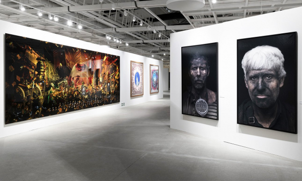 Два века фотографии в петербургском Манеже