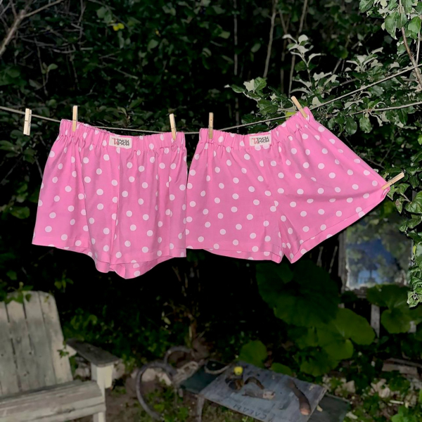 На выставке в Тарусе соединились обаятельный ширпотреб и неформальное искусство