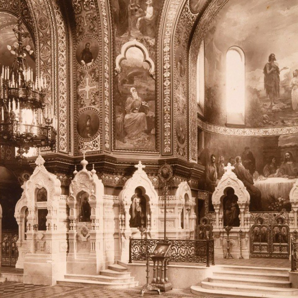 Роспись храма сверяют с фотографиями Карла Буллы