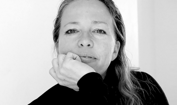 Дженни Савиль: &laquo;В моих картинах зритель вступает в диалог и с живописью, и с моделью&raquo;