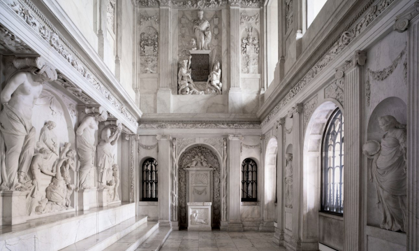 Амстердам чествует своего скульптора Артуса Квеллина