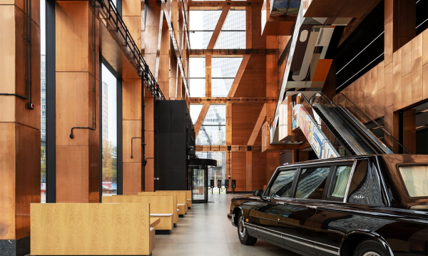 Магия медного куба: в Москве открылся музей «ЗИЛАРТ»