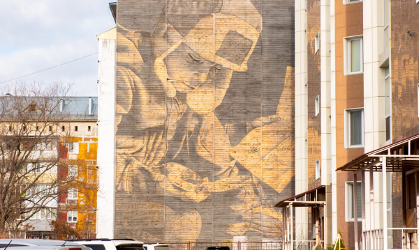 Паблик-арт-программа &laquo;Взгляды&raquo; разукрасила Южно-Сахалинск