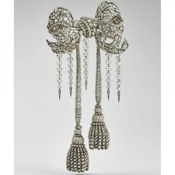 Найдены перчатки и жилет преступников, ограбивших Лувр Найдены перчатки и жилет преступников, ограбивших Лувр