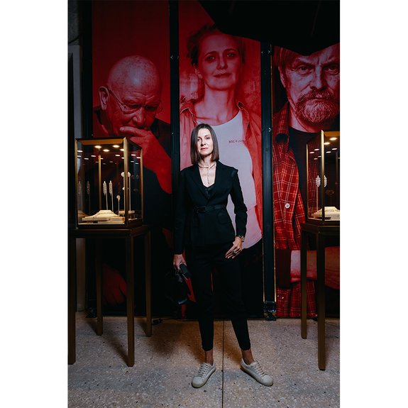 Электротеатр испытал катарсис: 25 интервью TANR превратились в перформанс