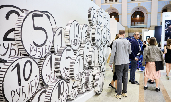 Что смотреть на «Арт Москве»: маскоты, крокодилы, космос и балет Что смотреть на «Арт Москве»: маскоты, крокодилы, космос и балет