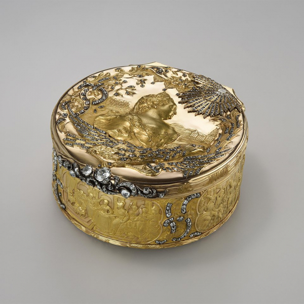 Если бы табакерки могли говорить: выставка о дворцовых переворотах Если бы табакерки могли говорить: выставка о дворцовых переворотах