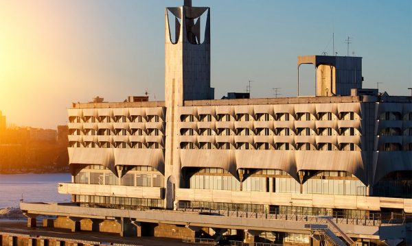 Морской вокзал в Петербурге вновь поднимает паруса