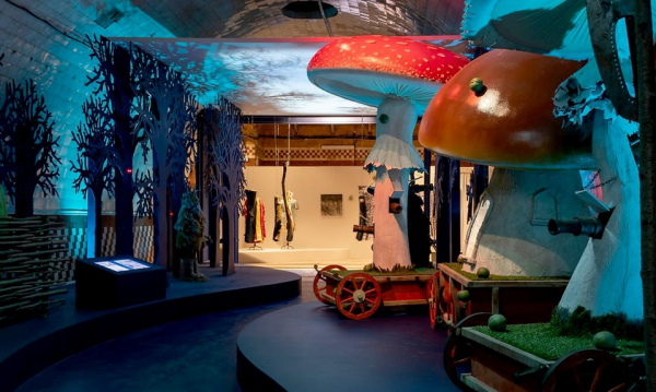 В гостях у сказки: на «Винзаводе» выставка для всех возрастов В гостях у сказки: на «Винзаводе» выставка для всех возрастов