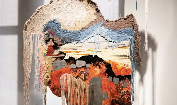 На текстильной триеннале в «Царицыно» переплелись нити и идеи На текстильной триеннале в «Царицыно» переплелись нити и идеи