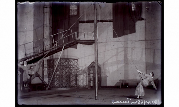 Всеволода Мейерхольда у руля театральной машины показывают в Центре «Зотов»