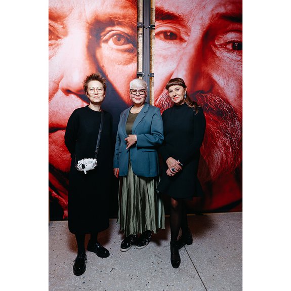 Электротеатр испытал катарсис: 25 интервью TANR превратились в перформанс