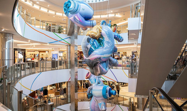 Игорь Казаков: «Мы раскрываем для наших клиентов, покупателей, посетителей ГУМа чудесный и увлекательный мир искусства» Игорь Казаков: «Мы раскрываем для наших клиентов, покупателей, посетителей ГУМа чудесный и увлекательный мир искусства»