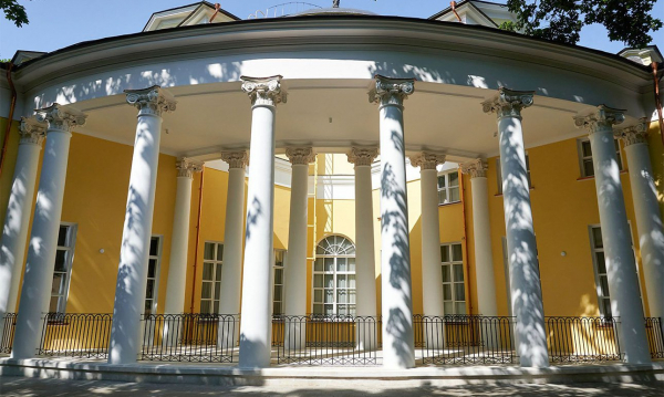Ампирные фасады дворца Дурасова в Москве вновь обрели свежесть Ампирные фасады дворца Дурасова в Москве вновь обрели свежесть