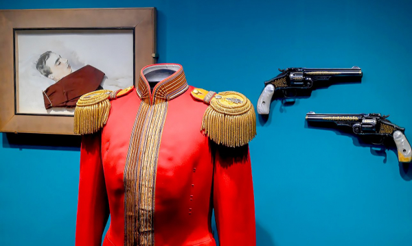 Выставка о дуэлях: роковое мороженое и простреленный мизинец