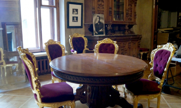 Музей-квартира Георгия Гурьянова: от «Кино» до Новой академии