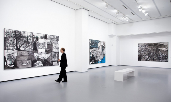 Мультимедиа Арт Музей открыл портал в Зазеркалье