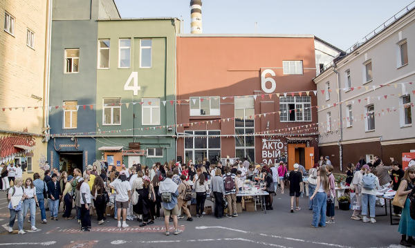 Ася Филиппова: «Общение с художниками дало мне настоящую свободу»