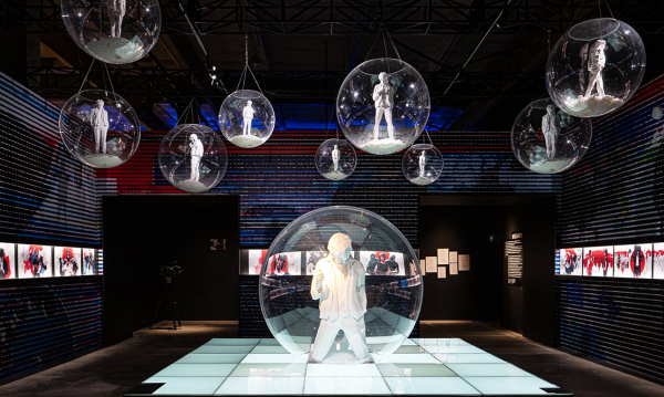 Выставка «Виктор Цой. Легенда» пришвартовалась в «Севкабель порту» Выставка «Виктор Цой. Легенда» пришвартовалась в «Севкабель порту»