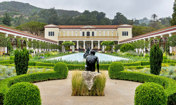 Вилла Гетти открывается спустя несколько месяцев после пожаров
