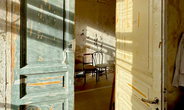 Музей ОБЭРИУ в Петербурге открылся тотальным перформансом с живыми чижиками Музей ОБЭРИУ в Петербурге открылся тотальным перформансом с живыми чижиками