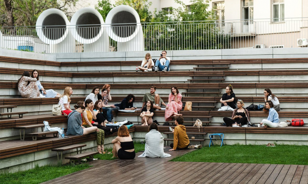 «ГЭС-2» устраивает фестиваль нытья «Жалкая осень»