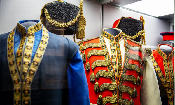 Казачество выстроилось на торжественный смотр в Царском Селе