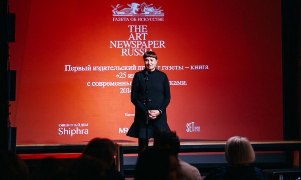 Электротеатр испытал катарсис: 25 интервью TANR превратились в перформанс