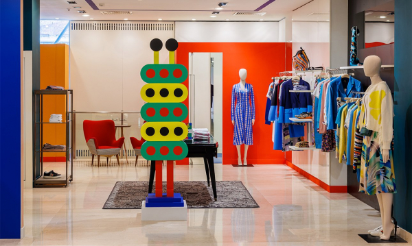 Игорь Казаков: «Мы раскрываем для наших клиентов, покупателей, посетителей ГУМа чудесный и увлекательный мир искусства» Игорь Казаков: «Мы раскрываем для наших клиентов, покупателей, посетителей ГУМа чудесный и увлекательный мир искусства»