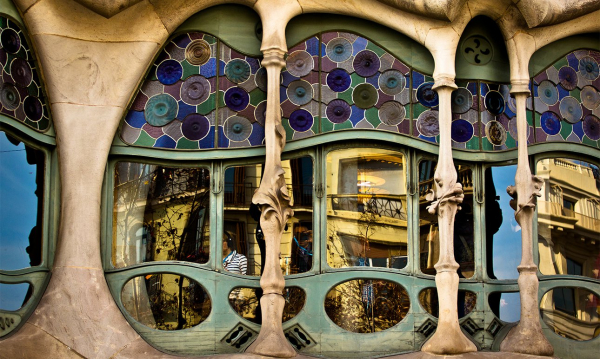 Шедевр Гауди постоянно меняется, оставаясь прежним Шедевр Гауди постоянно меняется, оставаясь прежним