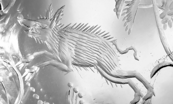 Хрустальный кубок, связавший двух монархов, снова увенчан золотой короной