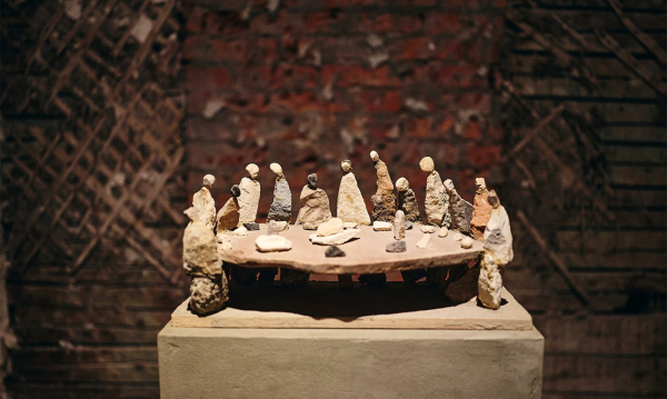 Временные мосты наводят на выставке-экскурсии «Будущее воспоминаний» Временные мосты наводят на выставке-экскурсии «Будущее воспоминаний»