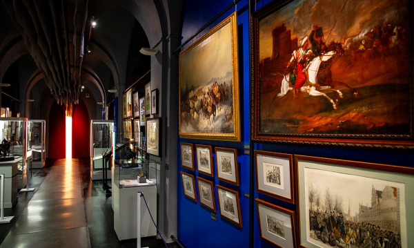 Казачество выстроилось на торжественный смотр в Царском Селе