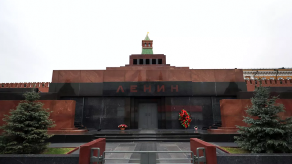 Мавзолей Ленина закроют для посетителей 19 июля