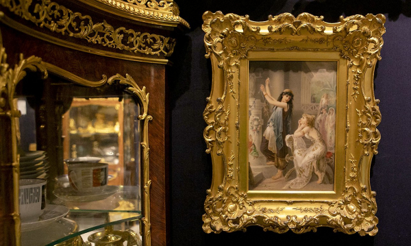 Российский антикварный салон отмечает юбилей Российский антикварный салон отмечает юбилей